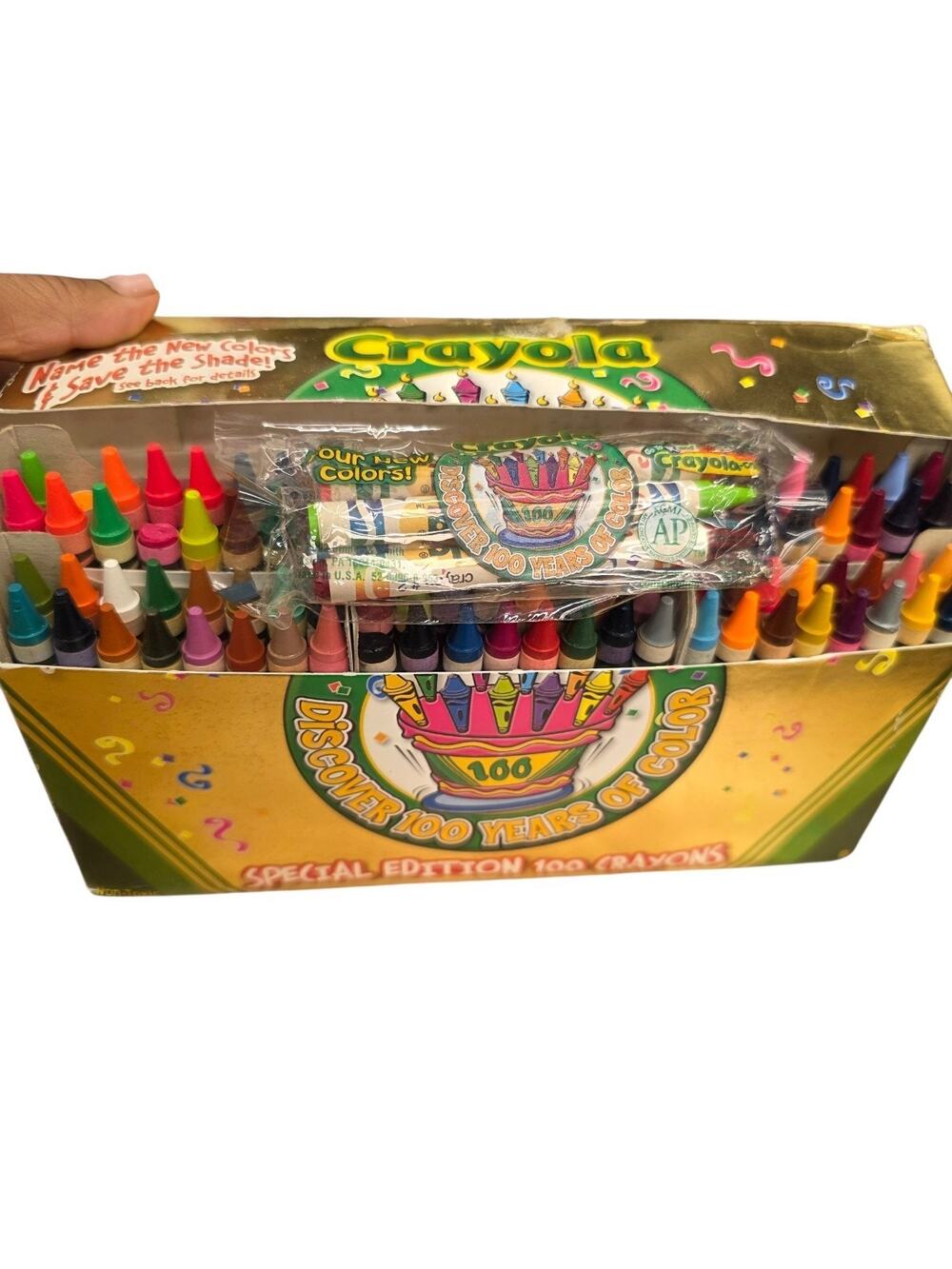 Vintage Crayola Special Edition 100 Crayons Dandelion Crayon Gold Box 2002